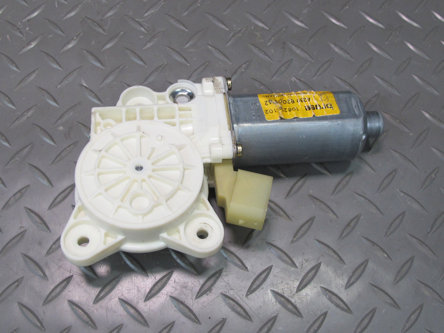 03-08 Mercedes R230 Sl-class Left Door Window Motor 2308200942 OEM