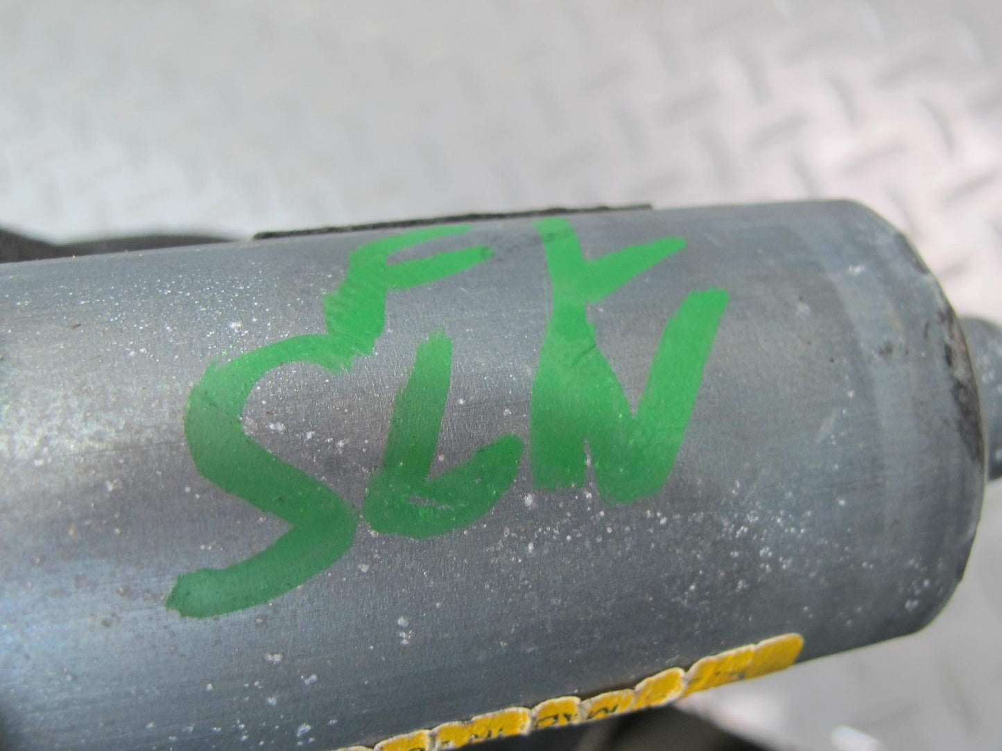 03-08 Mercedes R230 Sl-class Left Door Window Motor 2308200942 OEM