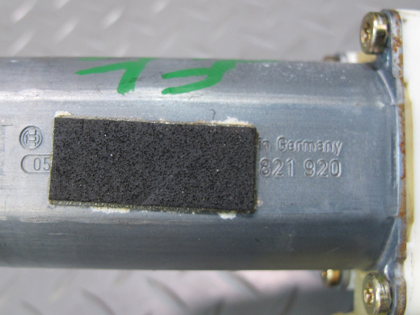 03-08 Mercedes R230 Sl-class Left Door Window Motor 2308200942 OEM