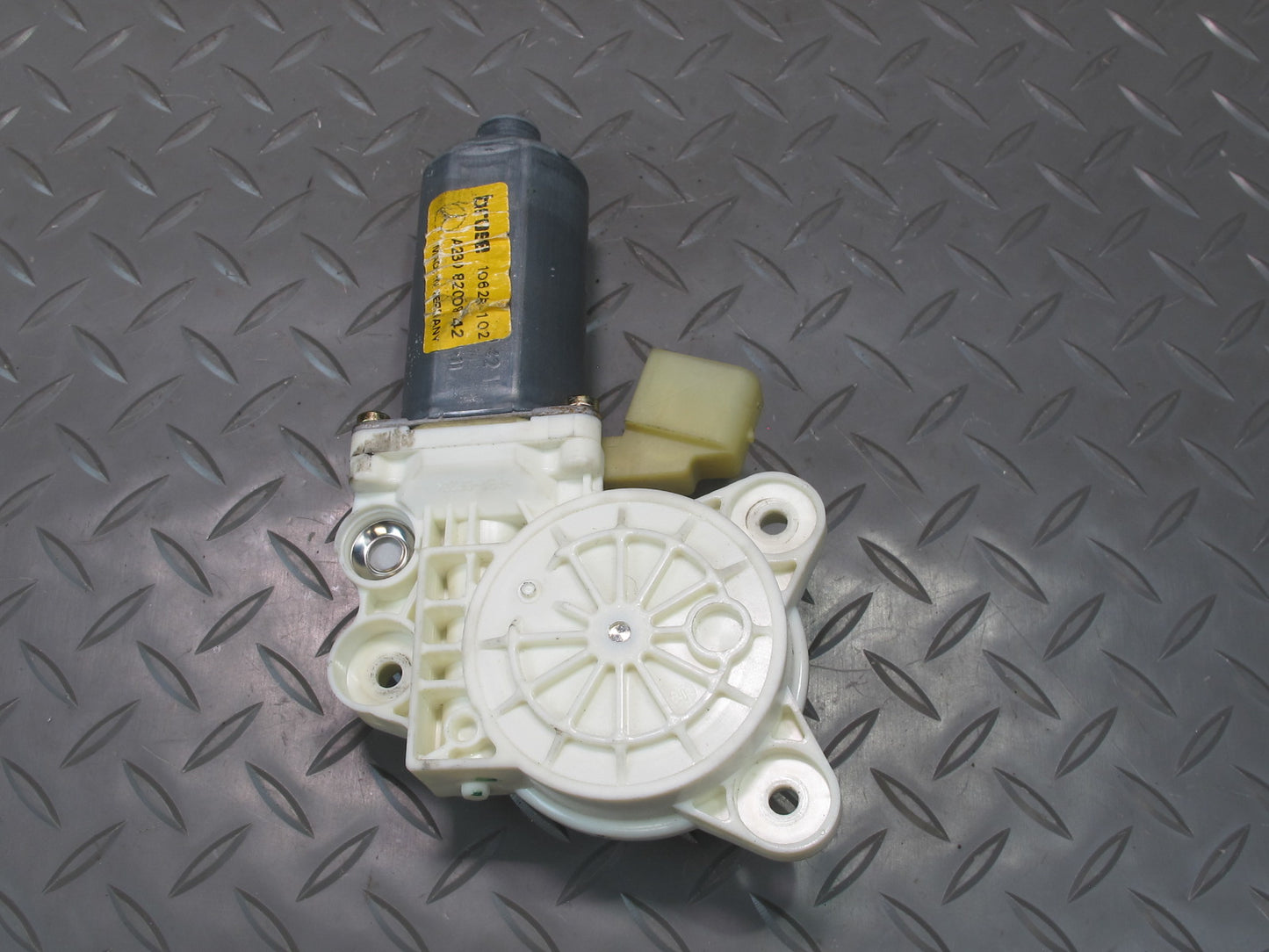 03-08 Mercedes R230 Sl-class Left Door Window Motor 2308200942 OEM