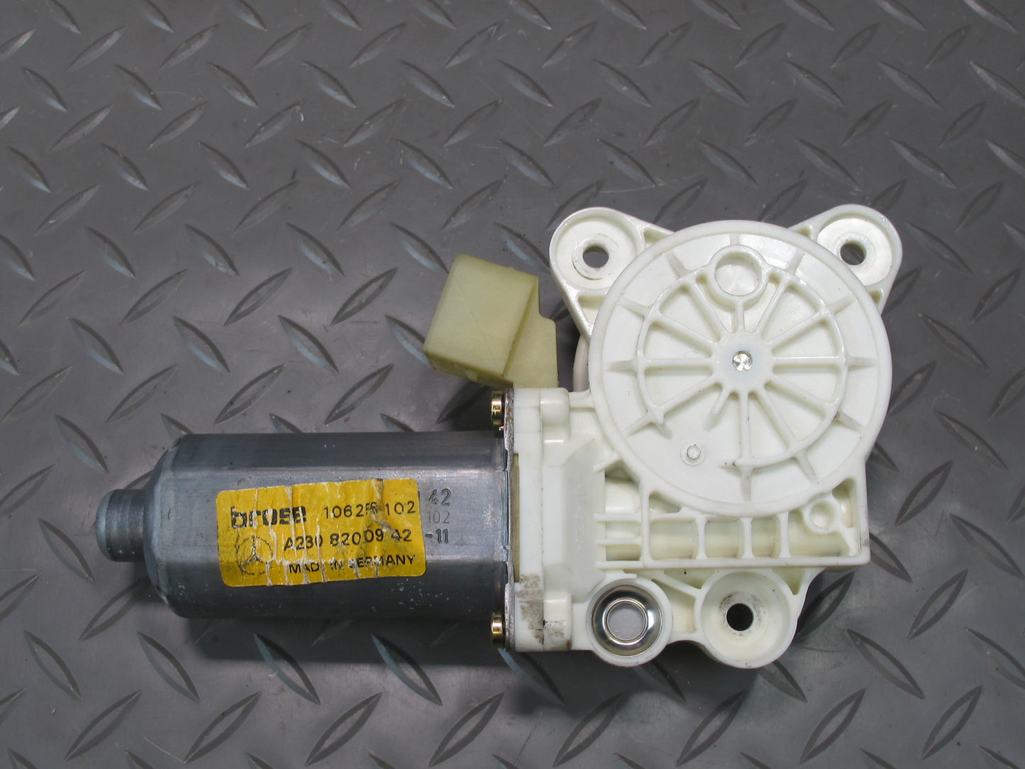 03-08 Mercedes R230 Sl-class Left Door Window Motor 2308200942 OEM