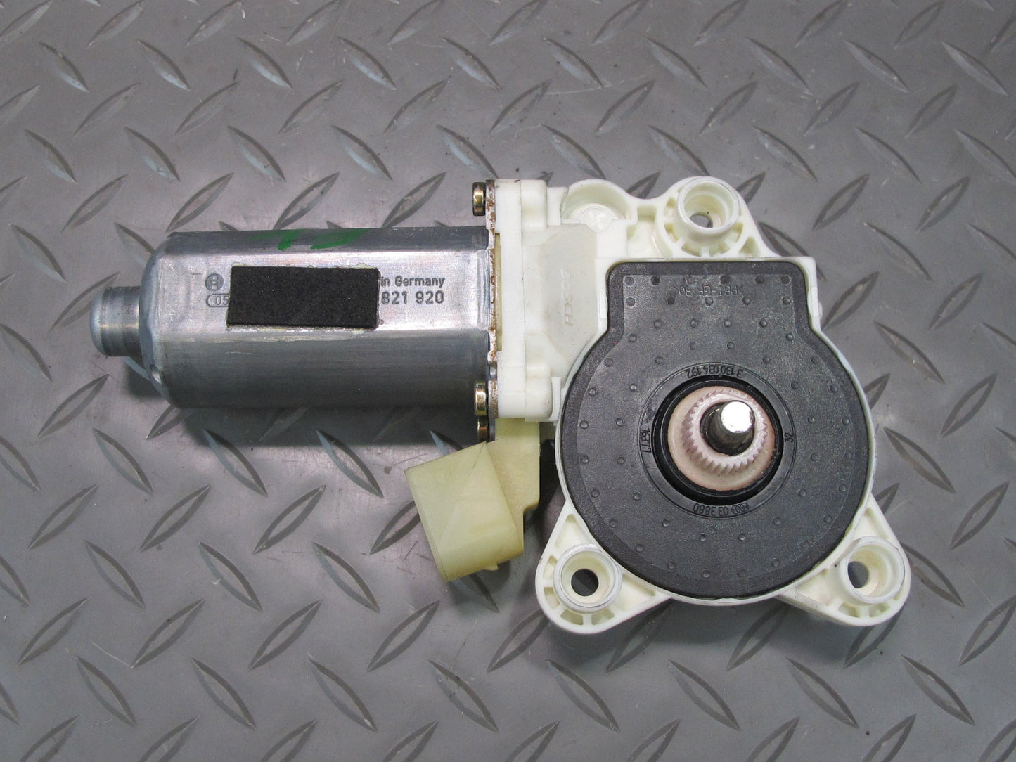 03-08 Mercedes R230 Sl-class Left Door Window Motor 2308200942 OEM