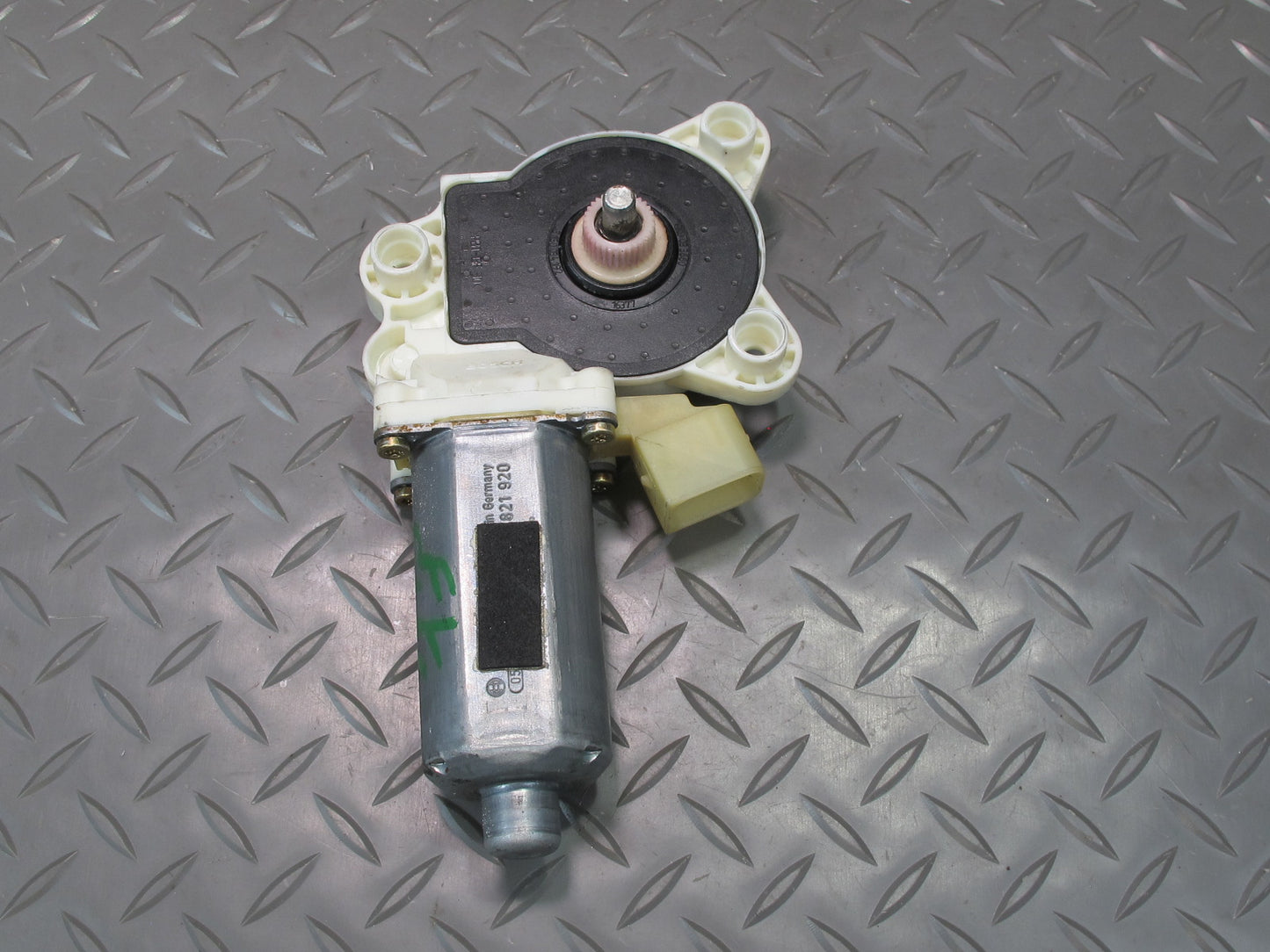 03-08 Mercedes R230 Sl-class Left Door Window Motor 2308200942 OEM