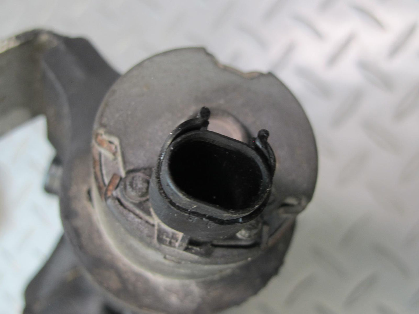 03-08 Mercedes R230 Sl-class Engine Auxiliary Aaux Coolant Water Pump OEM