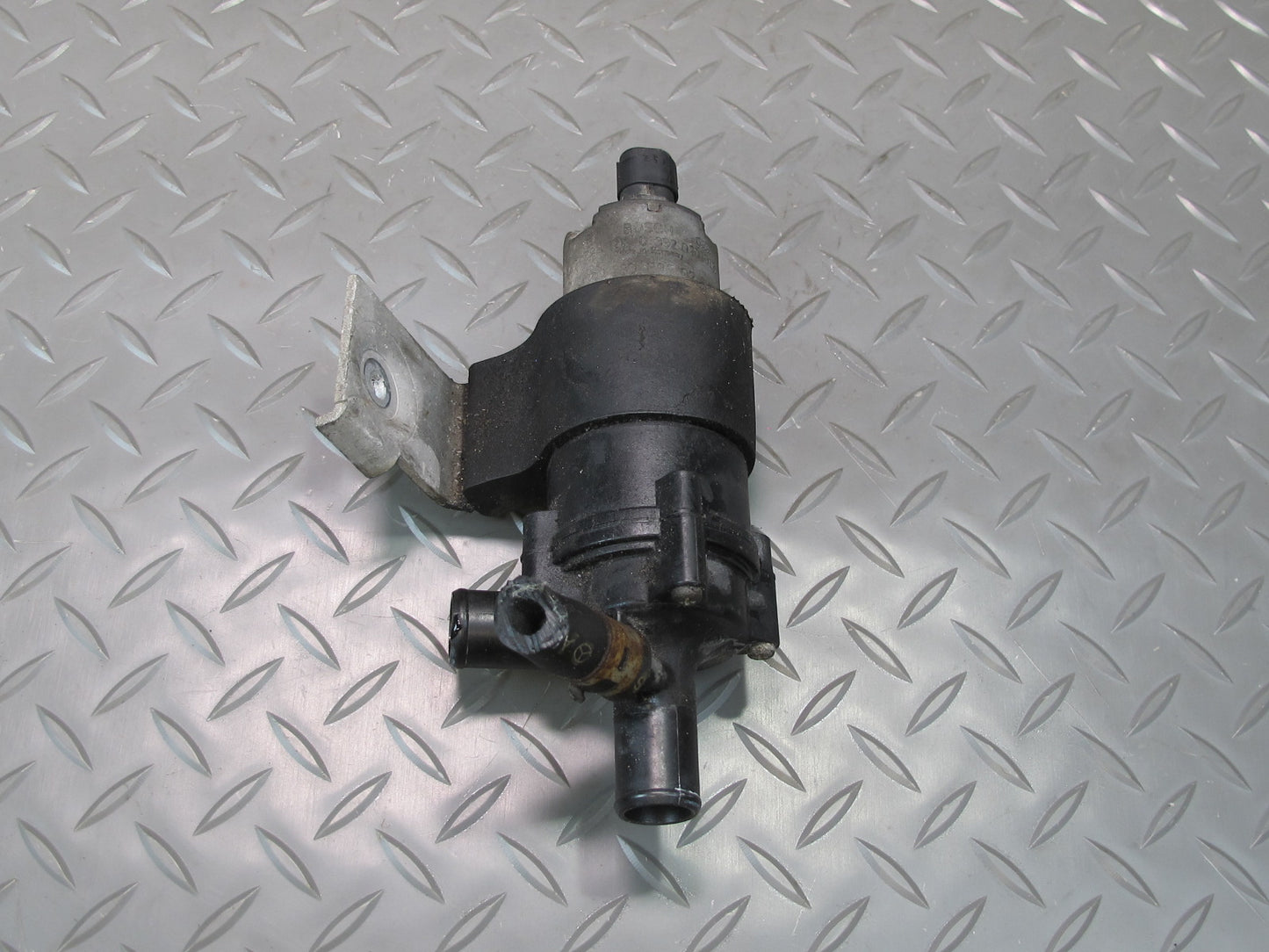 03-08 Mercedes R230 Sl-class Engine Auxiliary Aaux Coolant Water Pump OEM