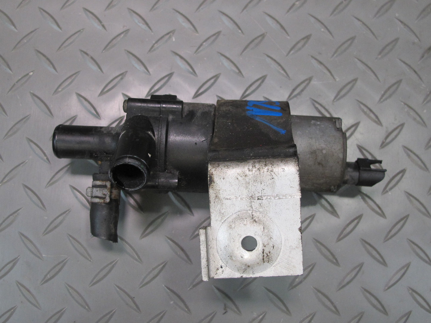 03-08 Mercedes R230 Sl-class Engine Auxiliary Aaux Coolant Water Pump OEM