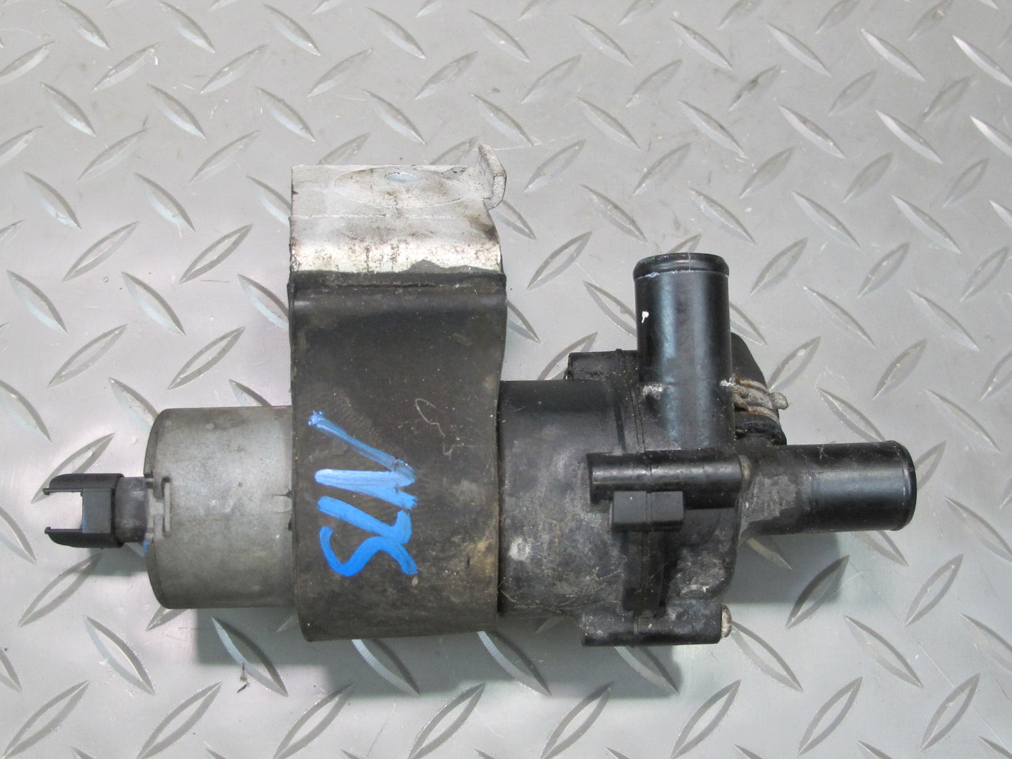 03-08 Mercedes R230 Sl-class Engine Auxiliary Aaux Coolant Water Pump OEM