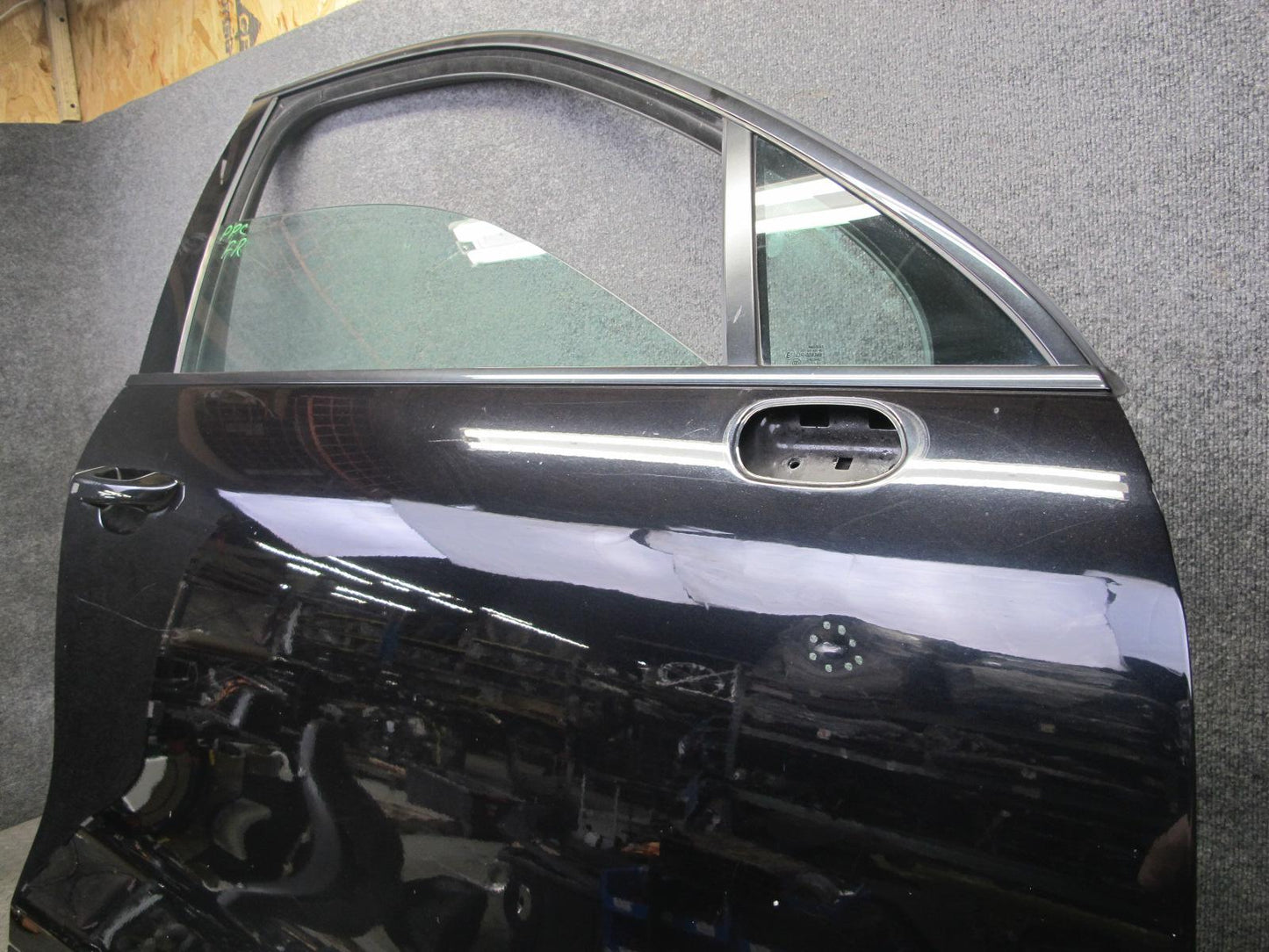 2011-2018 Porsche Cayenne 958 Front Right Side Door Shell Panel W/ Glass Black
