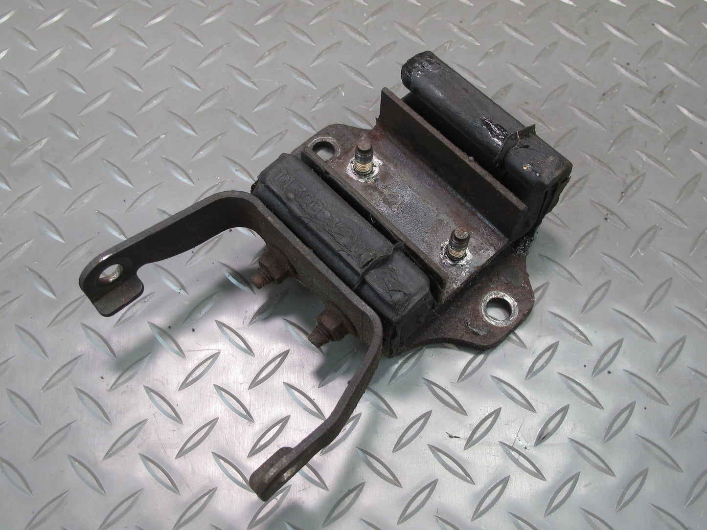 90-96 Nissan Z32 300ZX NON Turbo M/T Transmission Mount Support OEM