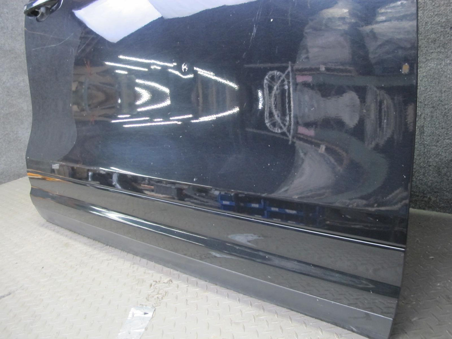 2011-2018 Porsche Cayenne 958 Front Right Side Door Shell Panel W/ Glass Black