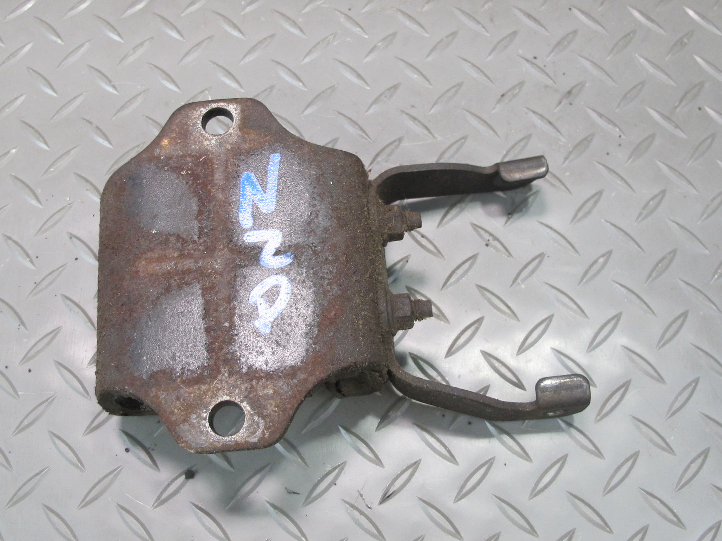 90-96 Nissan Z32 300ZX NON Turbo M/T Transmission Mount Support OEM