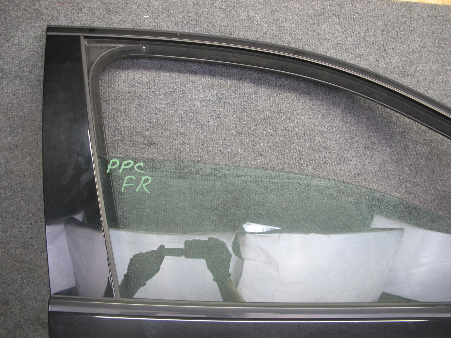 2011-2018 Porsche Cayenne 958 Front Right Side Door Shell Panel W/ Glass Black