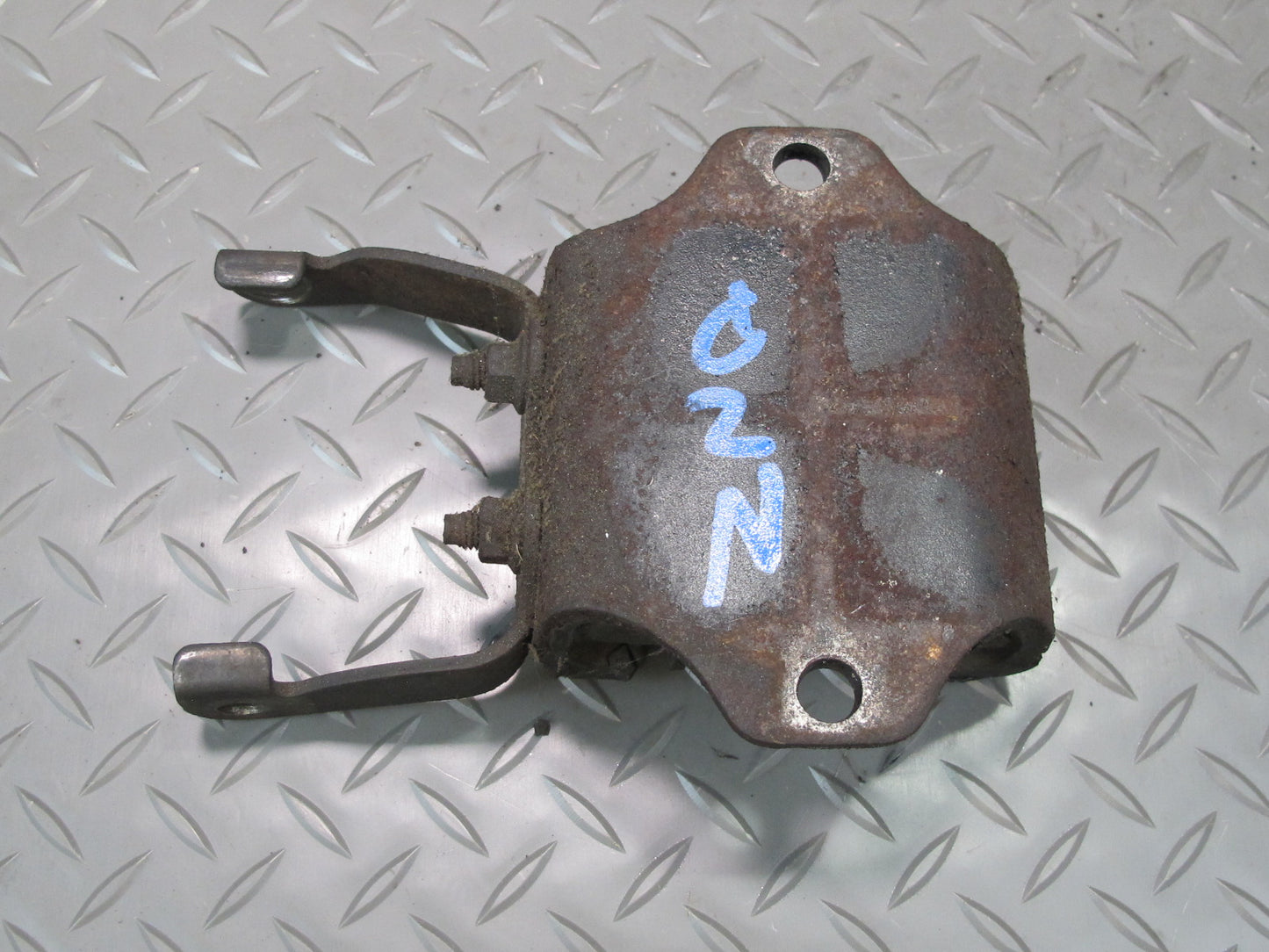 90-96 Nissan Z32 300ZX NON Turbo M/T Transmission Mount Support OEM