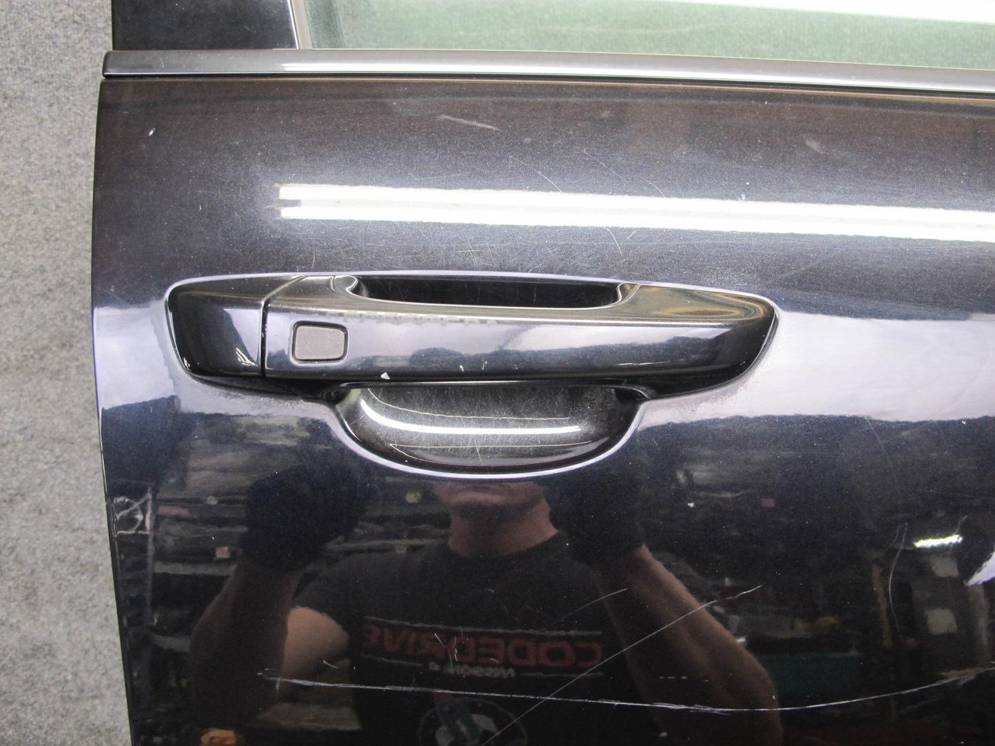 2011-2018 Porsche Cayenne 958 Front Right Side Door Shell Panel W/ Glass Black