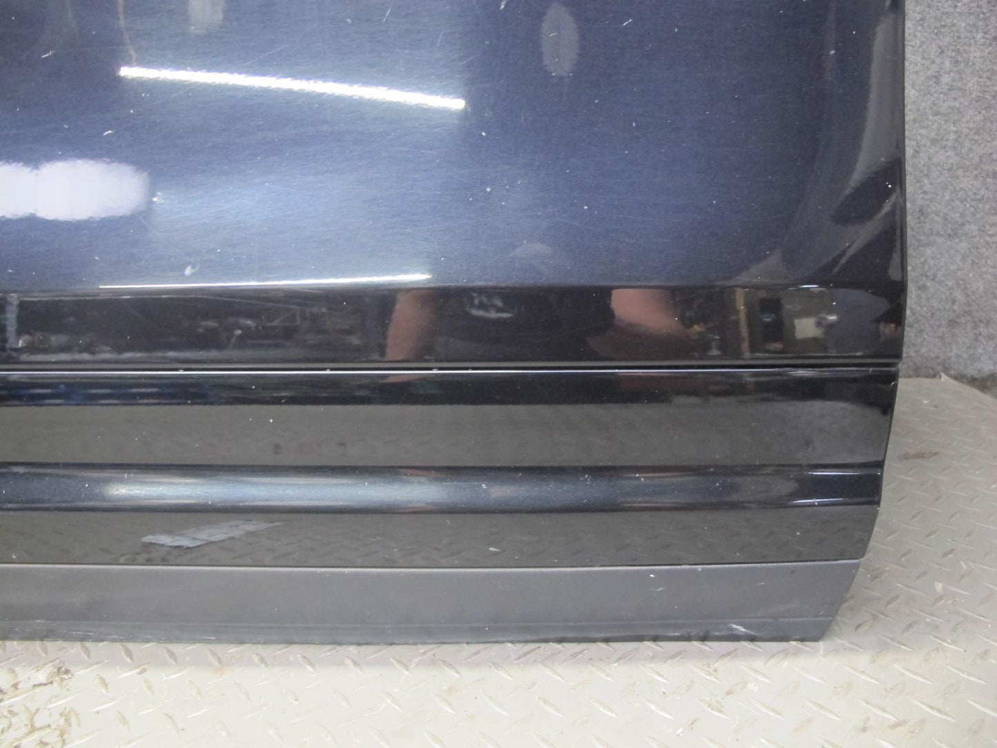 2011-2018 Porsche Cayenne 958 Front Right Side Door Shell Panel W/ Glass Black