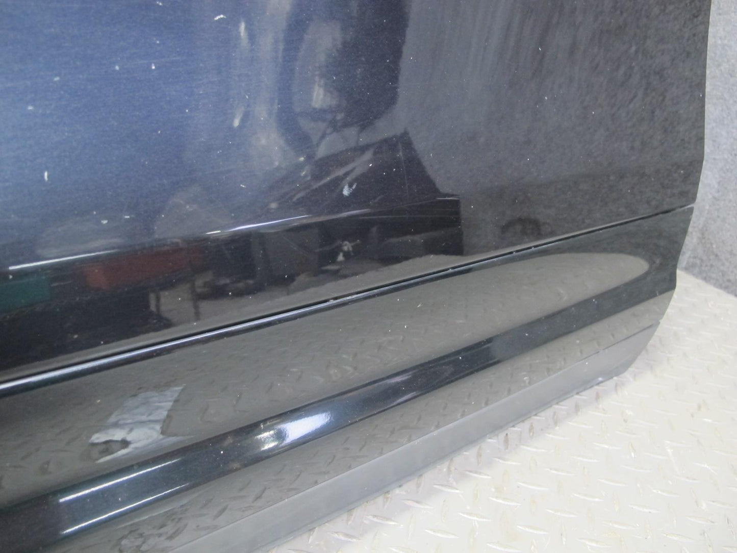 2011-2018 Porsche Cayenne 958 Front Right Side Door Shell Panel W/ Glass Black