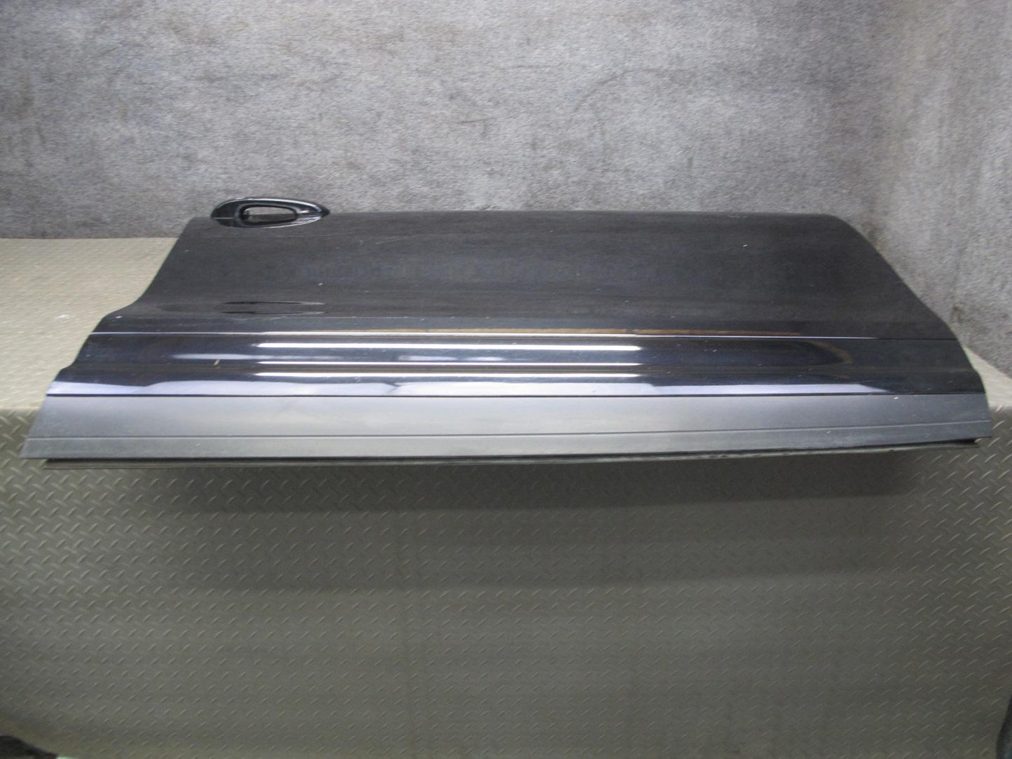 2011-2018 Porsche Cayenne 958 Front Right Side Door Shell Panel W/ Glass Black