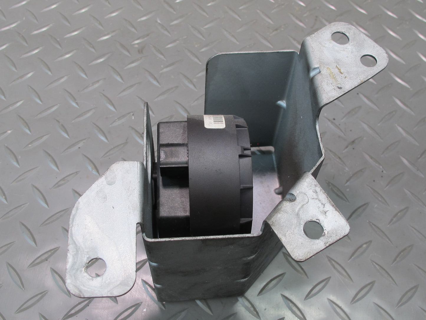 03-06 Mercedes R230 SL600 Left or Right Engine Motor Mount Support OEM