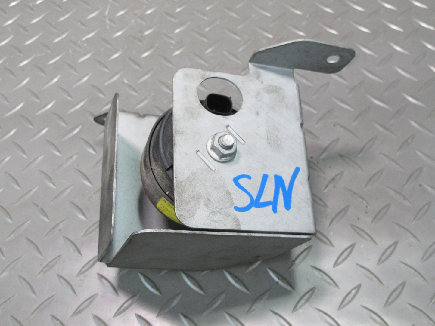 03-06 Mercedes R230 SL600 Left or Right Engine Motor Mount Support OEM