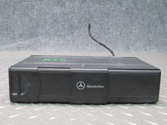 03-08 Mercedes R230 Sl-class CD Changer Player w Magazine 2038209089 OEM