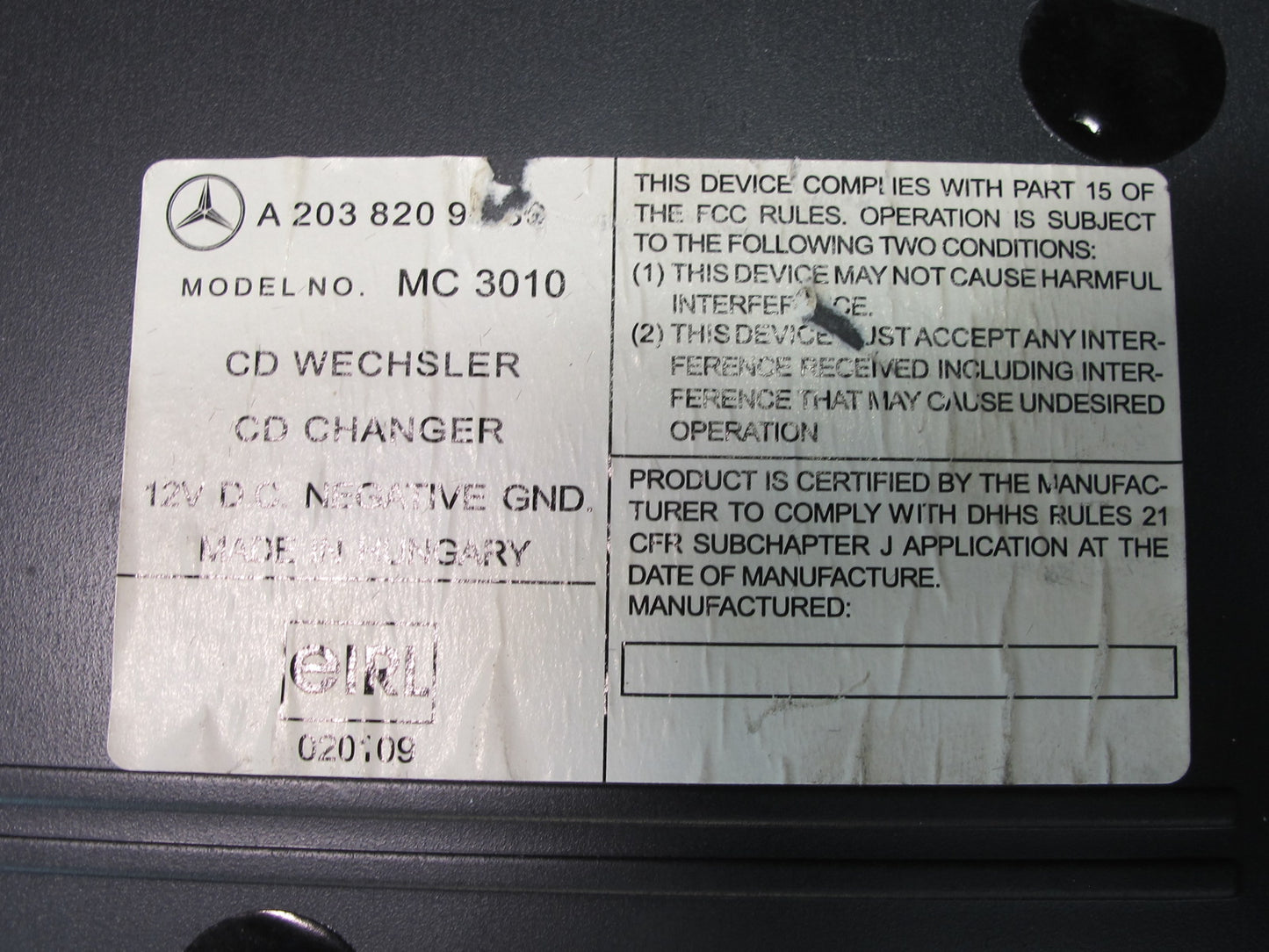 03-08 Mercedes R230 Sl-class CD Changer Player w Magazine 2038209089 OEM