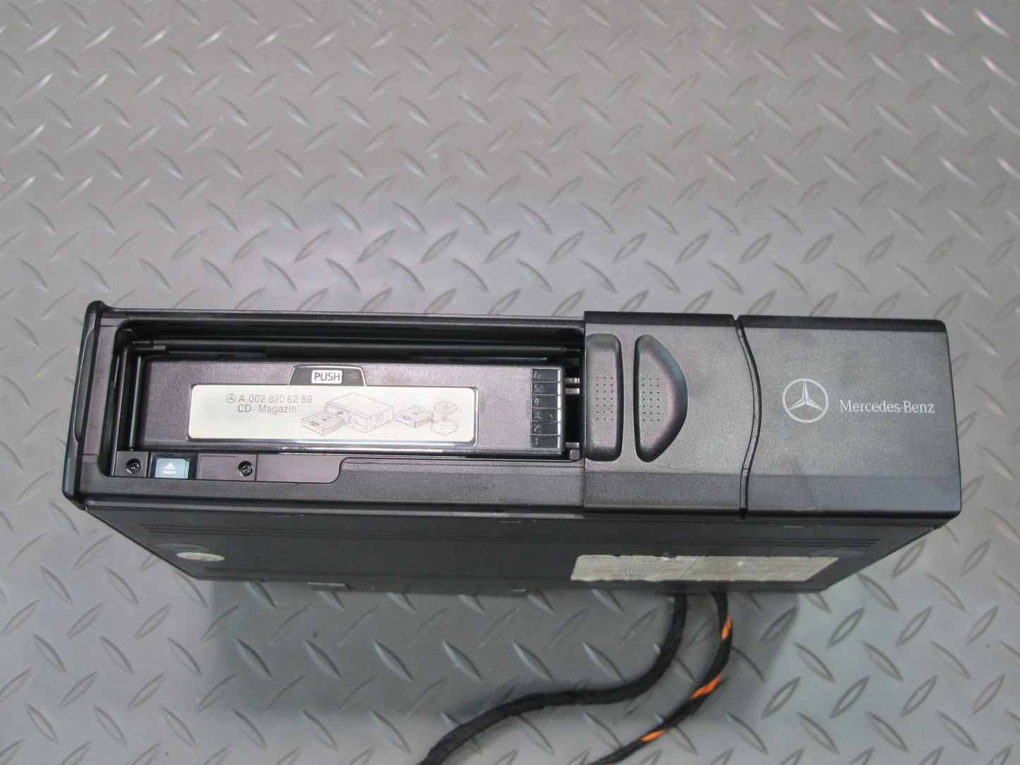 03-08 Mercedes R230 Sl-class CD Changer Player w Magazine 2038209089 OEM