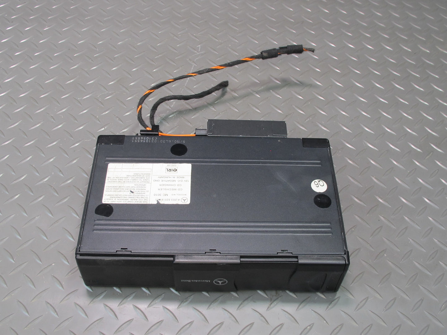 03-08 Mercedes R230 Sl-class CD Changer Player w Magazine 2038209089 OEM