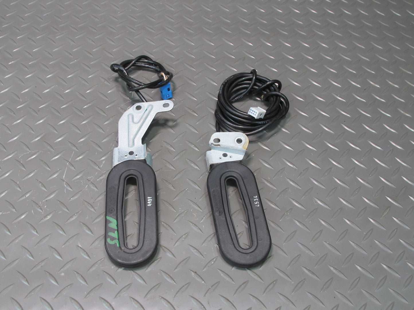 03-06 Mercedes R230 Sl-class Set of 2 Keyless Entry Antenna Sensor OEM