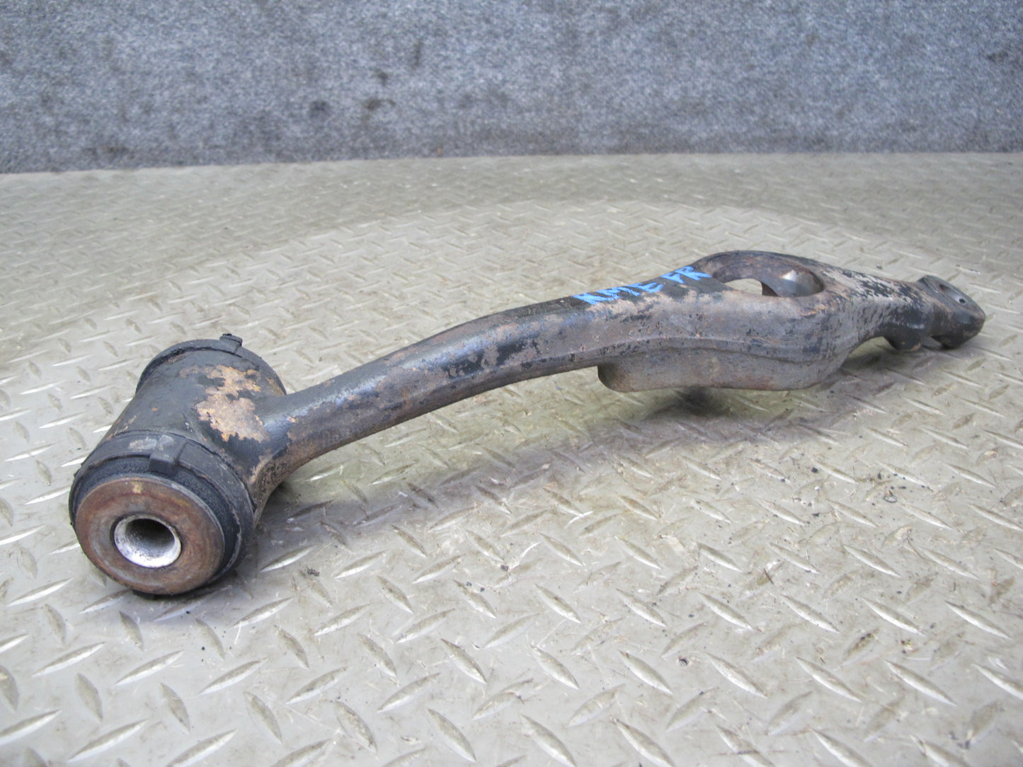 75-85 Mercedes W123 Front Right Suspension Upper & Lower Control Arm Set OEM