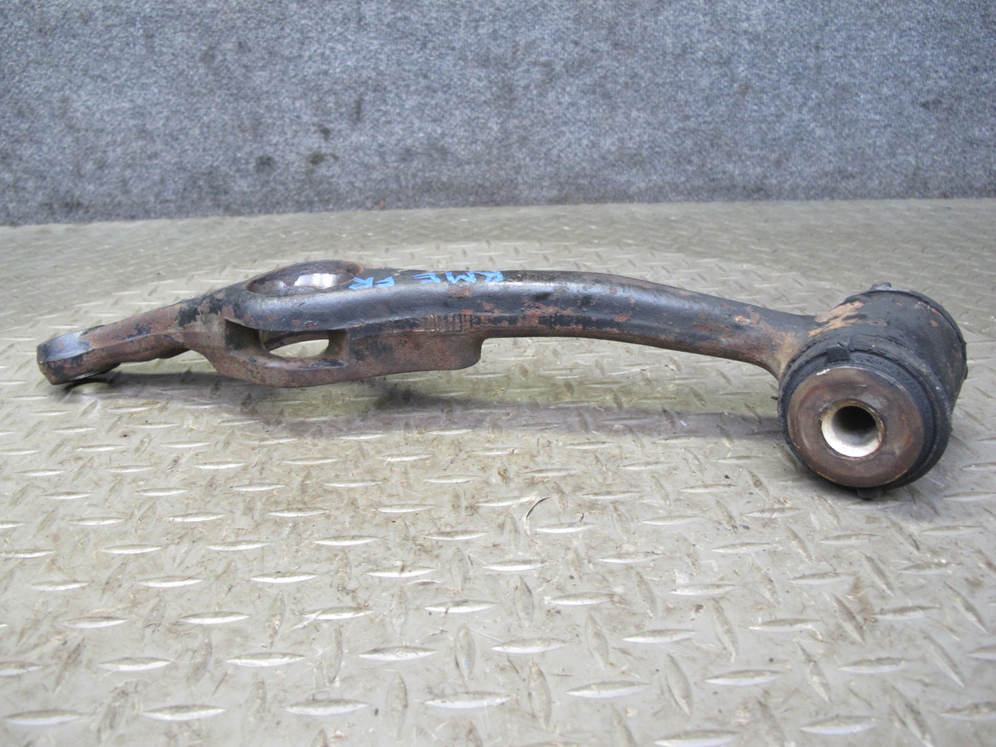 75-85 Mercedes W123 Front Right Suspension Upper & Lower Control Arm Set OEM