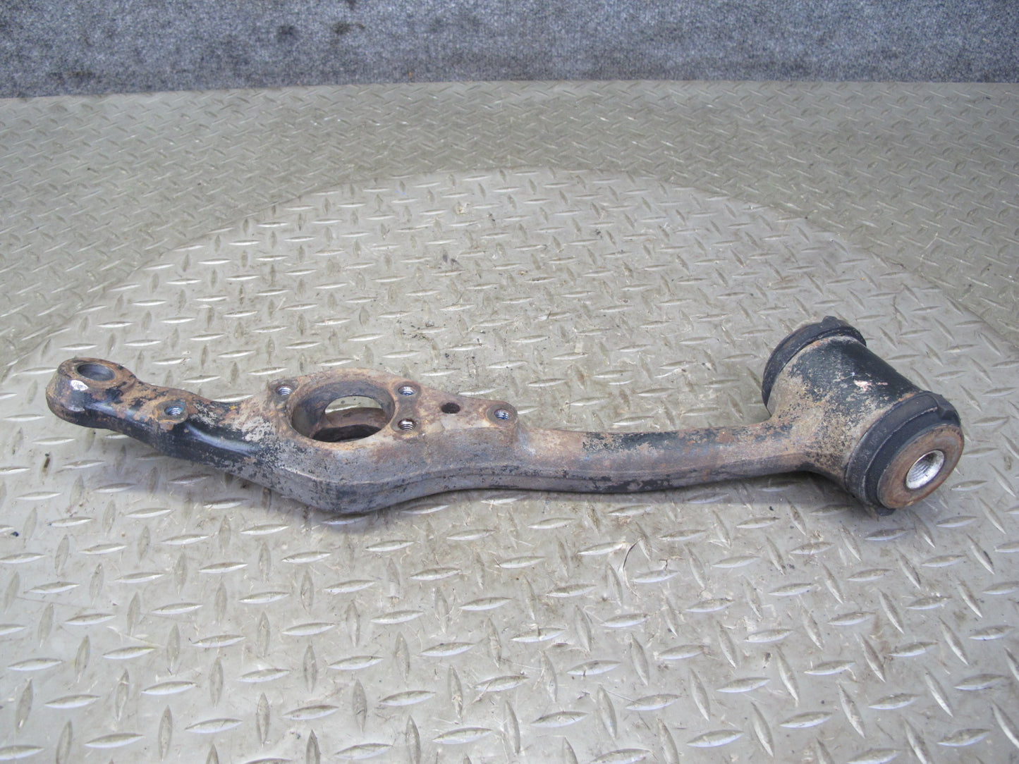 75-85 Mercedes W123 Front Right Suspension Upper & Lower Control Arm Set OEM