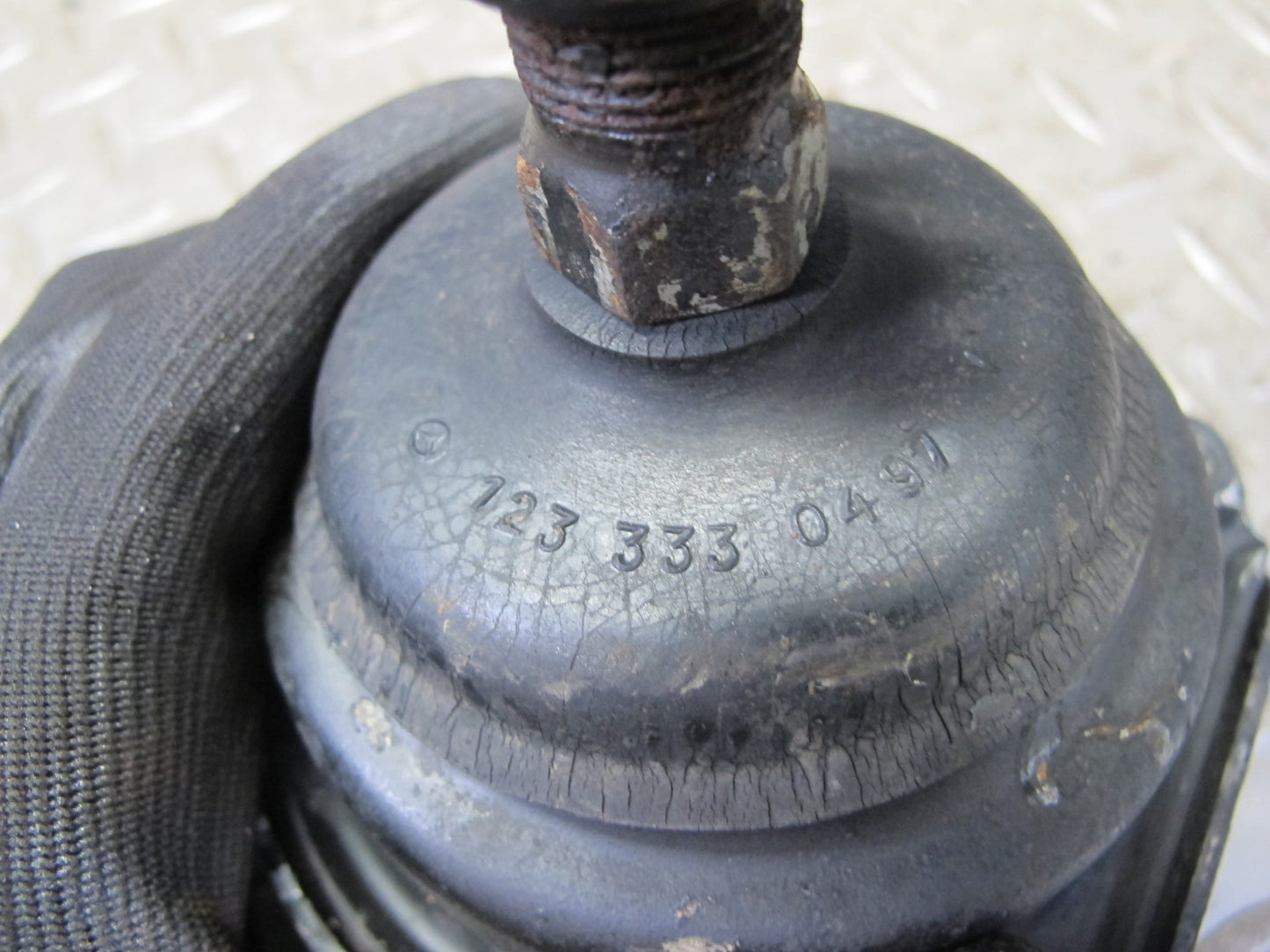 75-85 Mercedes W123 Front Right Suspension Upper & Lower Control Arm Set OEM