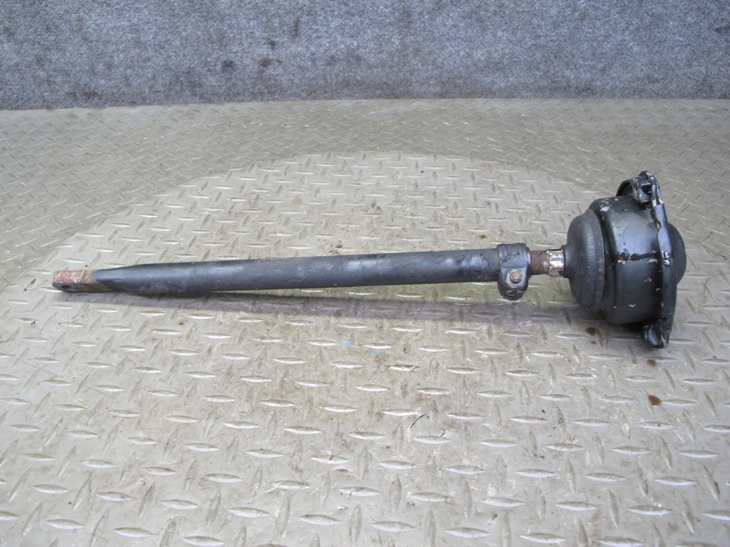 75-85 Mercedes W123 Front Right Suspension Upper & Lower Control Arm Set OEM