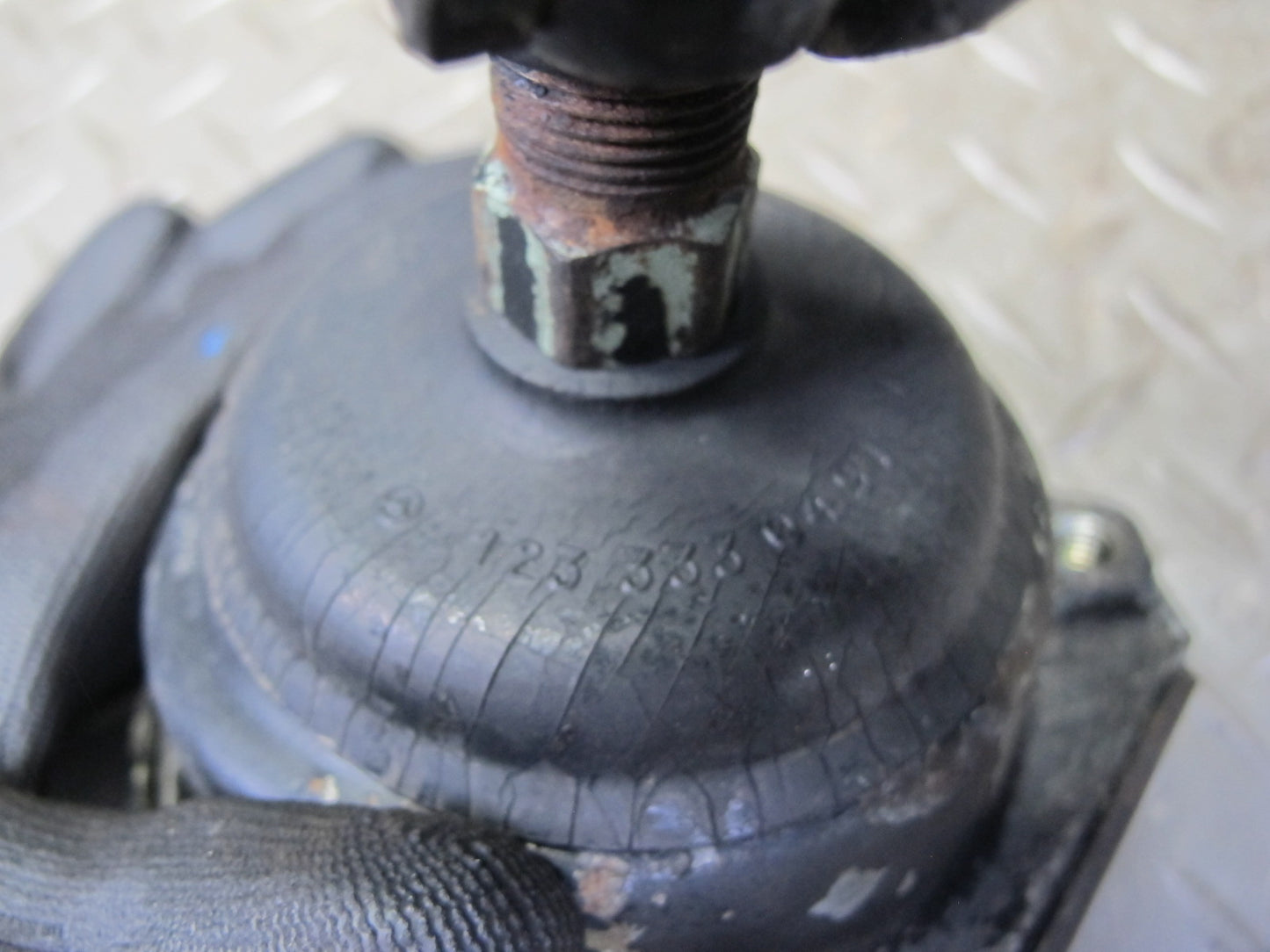 75-85 Mercedes W123 Front Left Suspension Upper & Lower Control Arm Set OEM