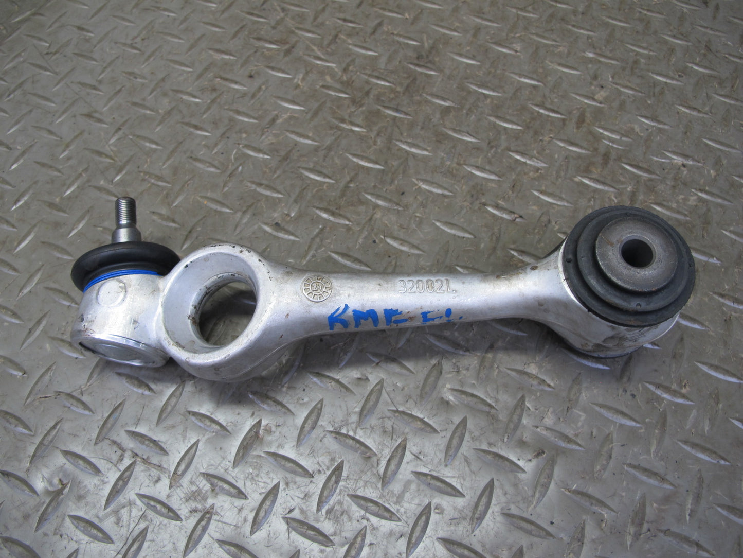 75-85 Mercedes W123 Front Left Suspension Upper & Lower Control Arm Set OEM