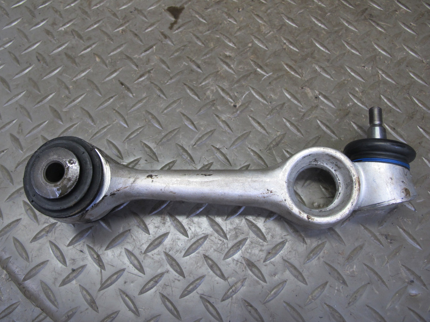 75-85 Mercedes W123 Front Left Suspension Upper & Lower Control Arm Set OEM