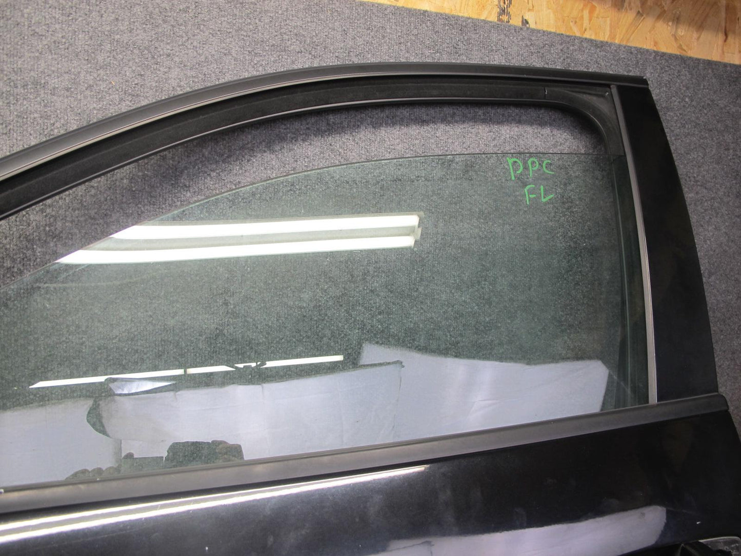 2011-2018 Porsche Cayenne 958 Front Left Side Door Shell Panel W/ Glass Black