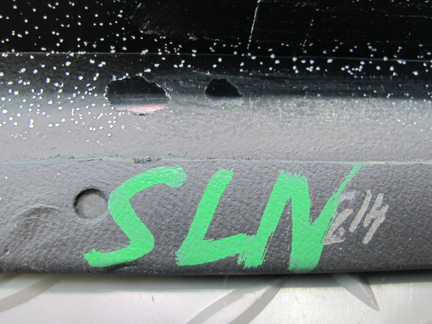 03-06 Mercedes R230 Sl-class Center Console Leather Armrest 2306801239 OEM