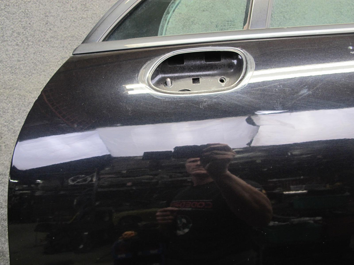 2011-2018 Porsche Cayenne 958 Front Left Side Door Shell Panel W/ Glass Black