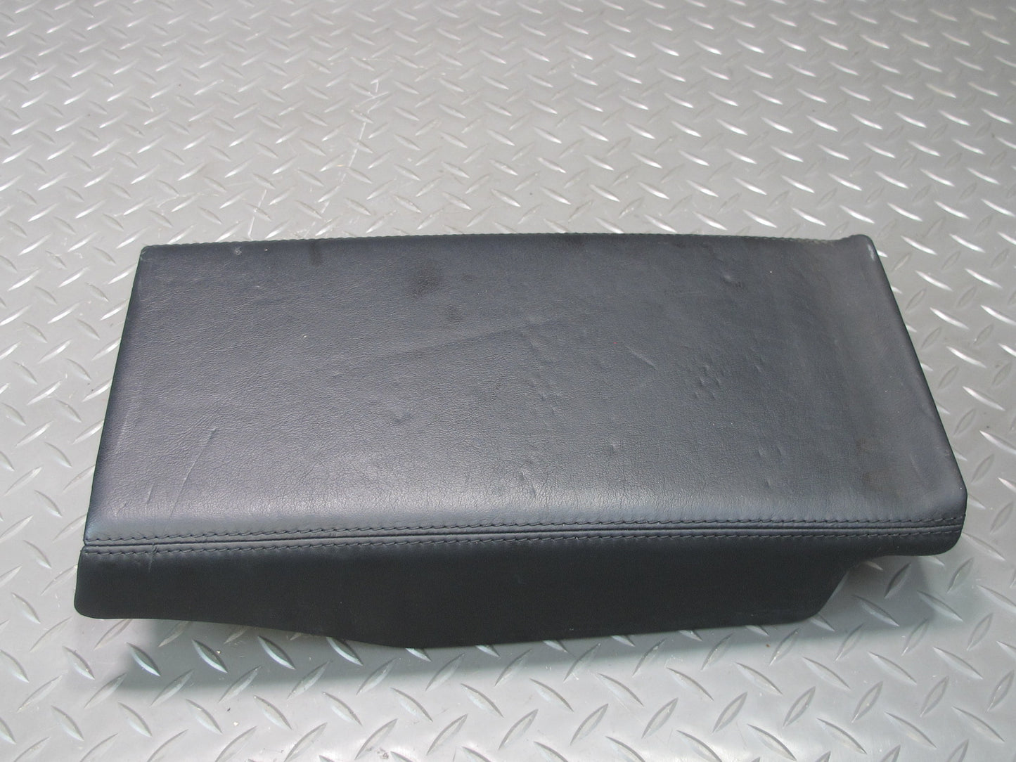 03-06 Mercedes R230 Sl-class Center Console Leather Armrest 2306801239 OEM