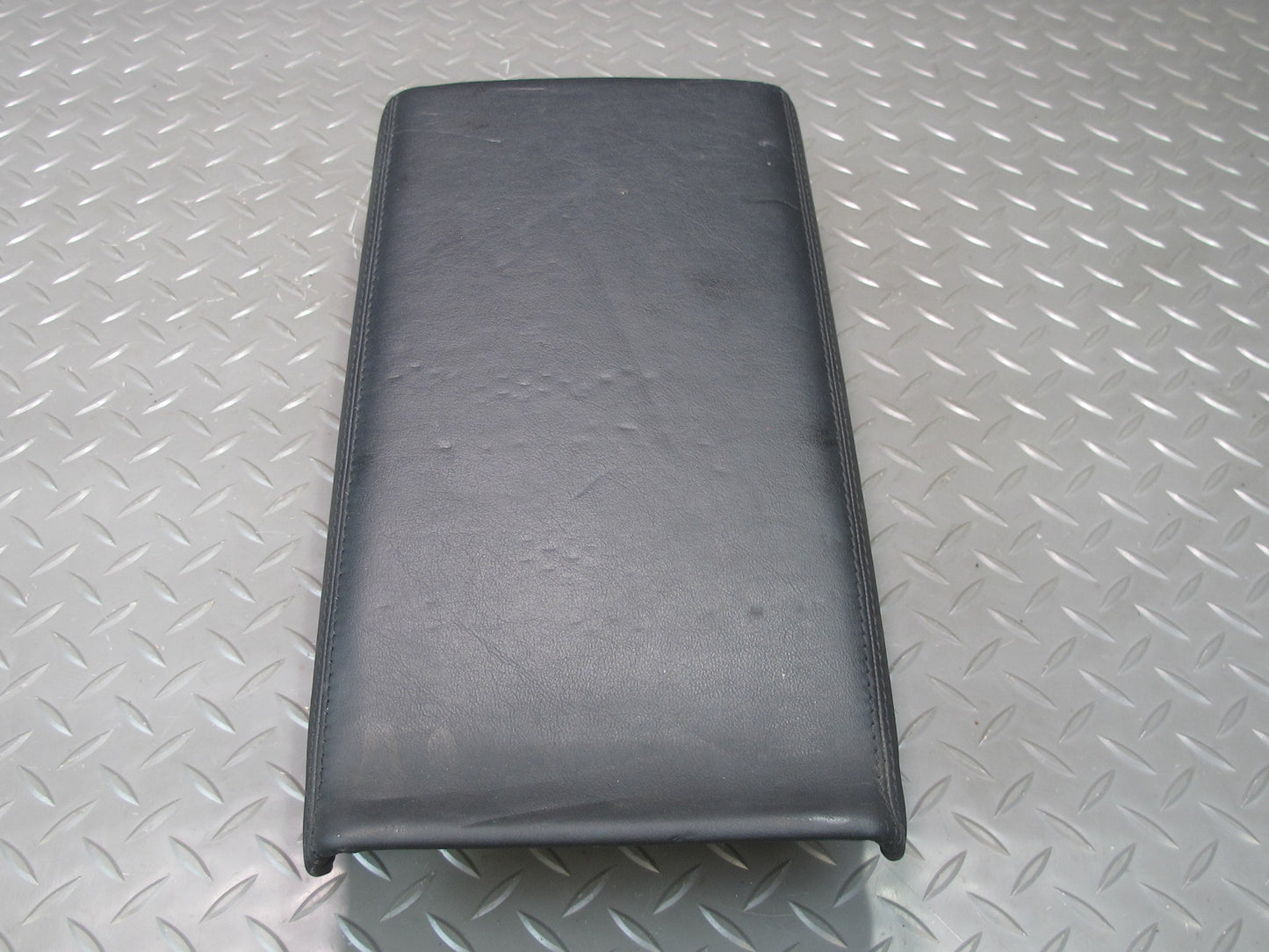 03-06 Mercedes R230 Sl-class Center Console Leather Armrest 2306801239 OEM