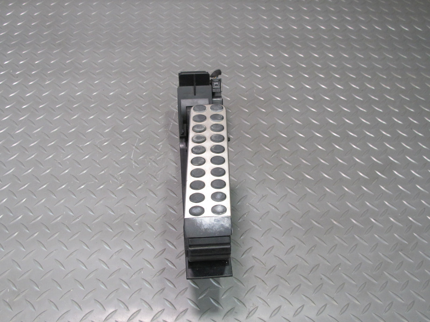 03-08 Mercedes R230 Sl-class Gas Acceleration Pedal 2303000104 OEM