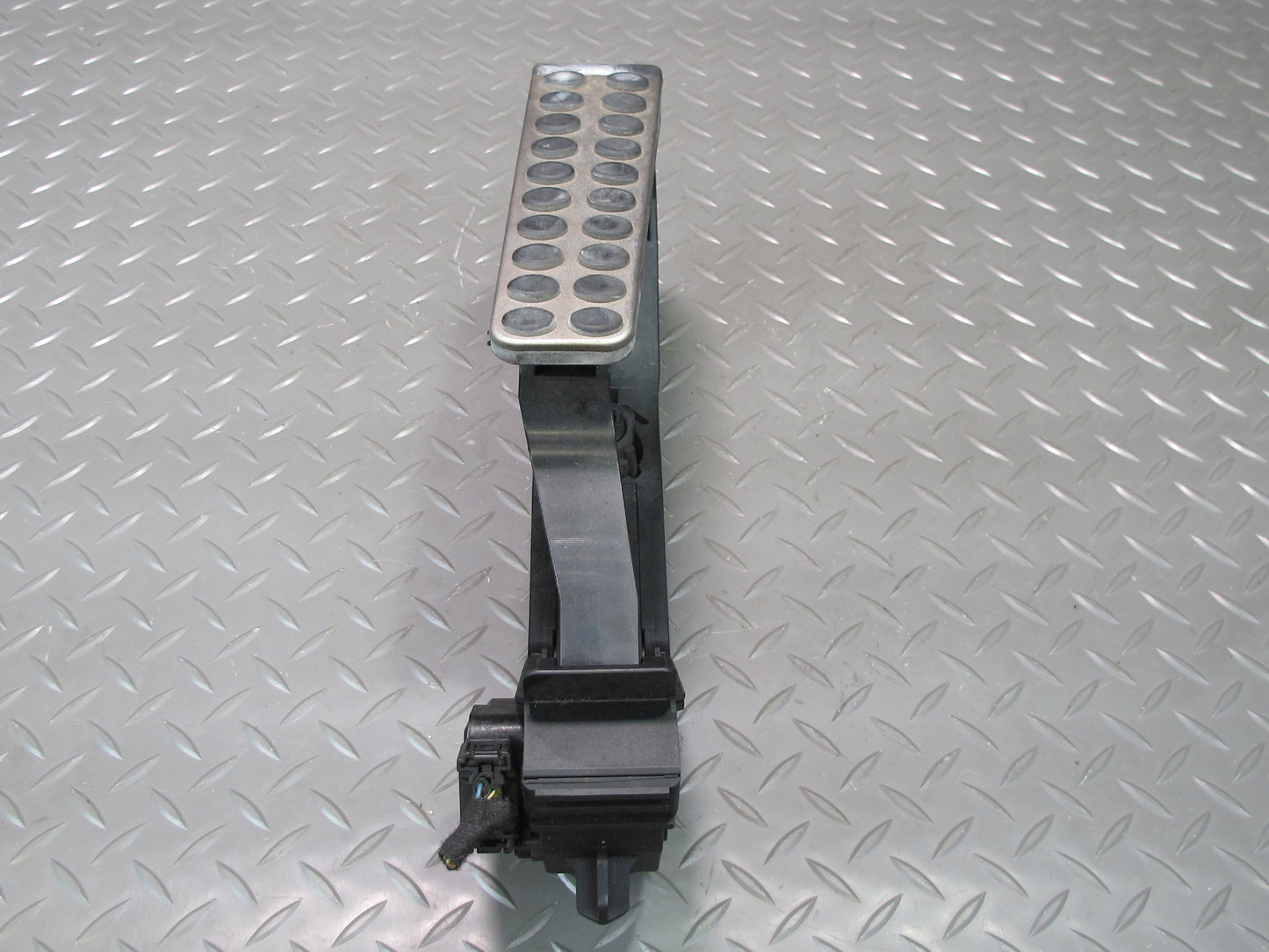 03-08 Mercedes R230 Sl-class Gas Acceleration Pedal 2303000104 OEM