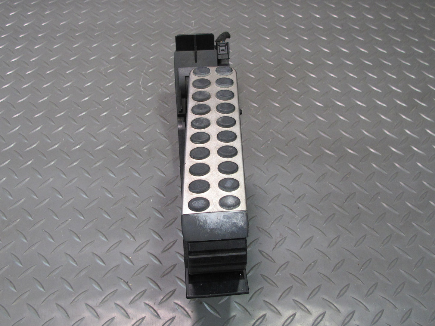 03-08 Mercedes R230 Sl-class Gas Acceleration Pedal 2303000104 OEM