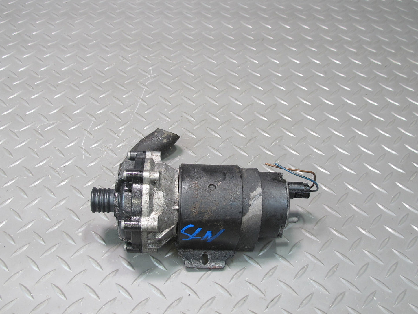 03-06 Mercedes R230 Sl-class Engine Coolant Electric Water Pump 0005000386 OEM