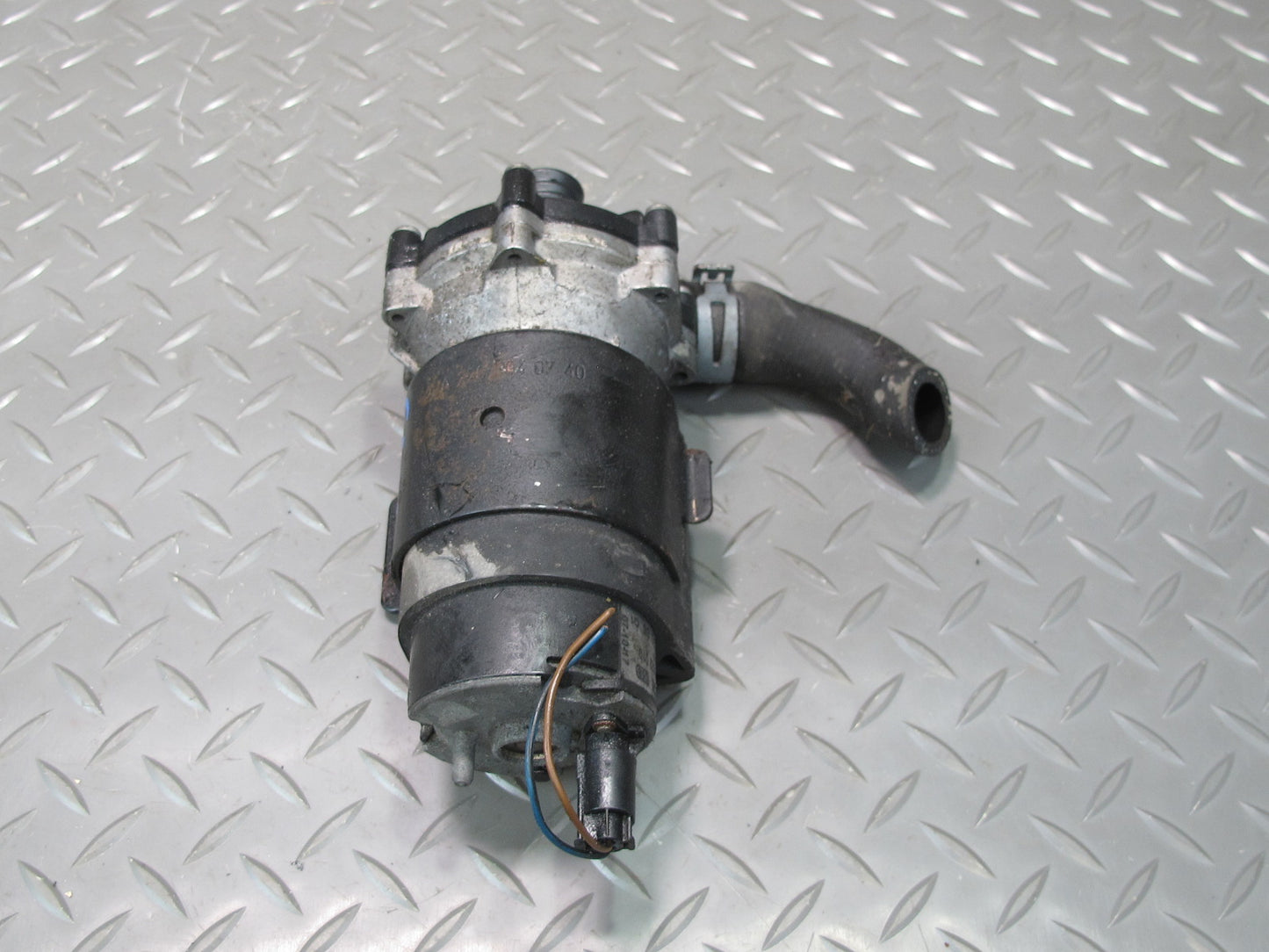 03-06 Mercedes R230 Sl-class Engine Coolant Electric Water Pump 0005000386 OEM