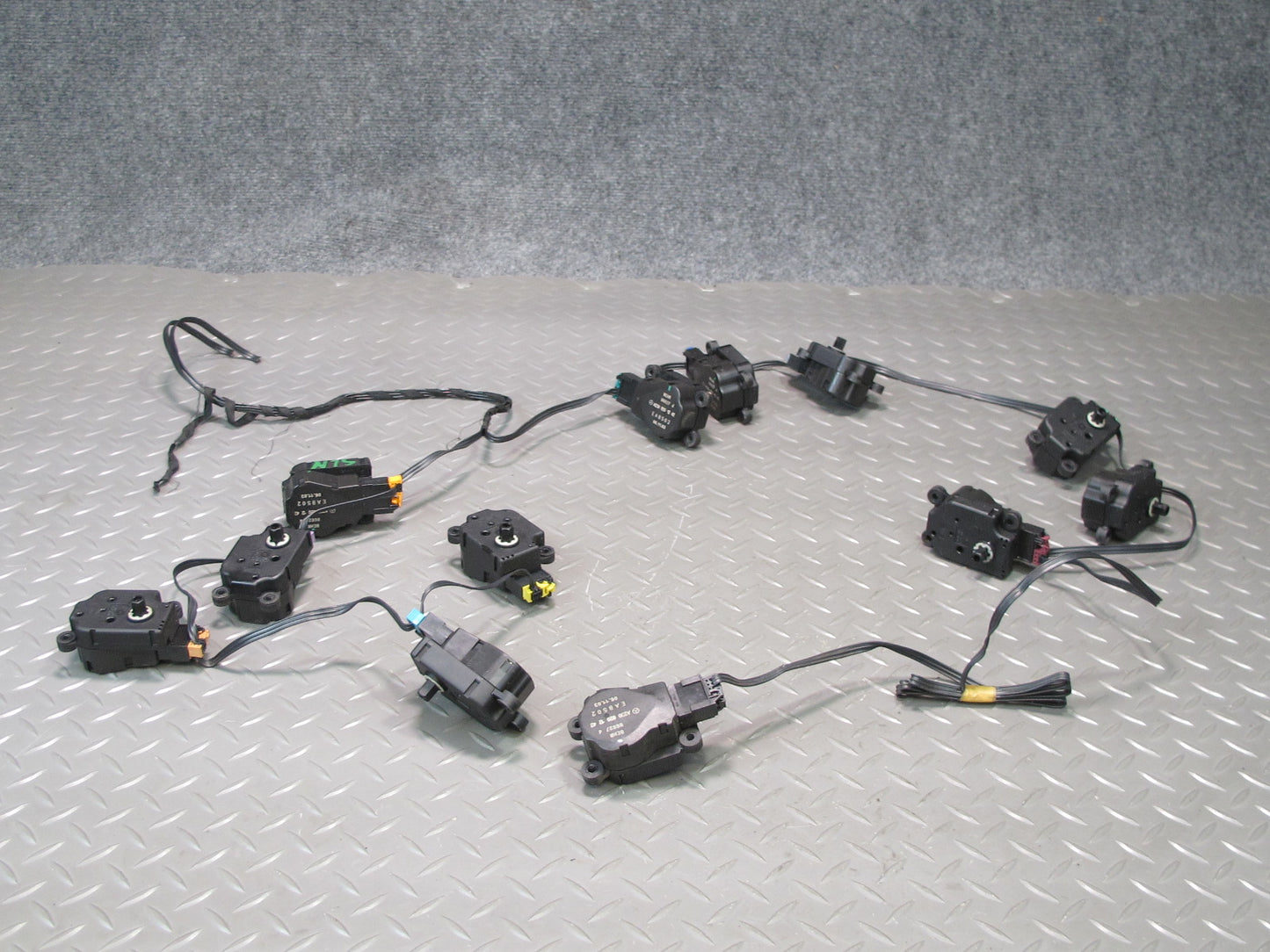 03-12 Mercedes R230 Sl-class A/C Heater Flap Door Actuator Motor Wiring Set OEM