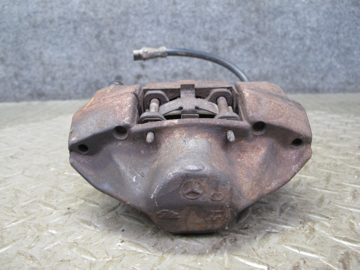 75-85 Mercedes W123 300D Set of 2 Rear Left & Right Brake Caliper w Hose OEM