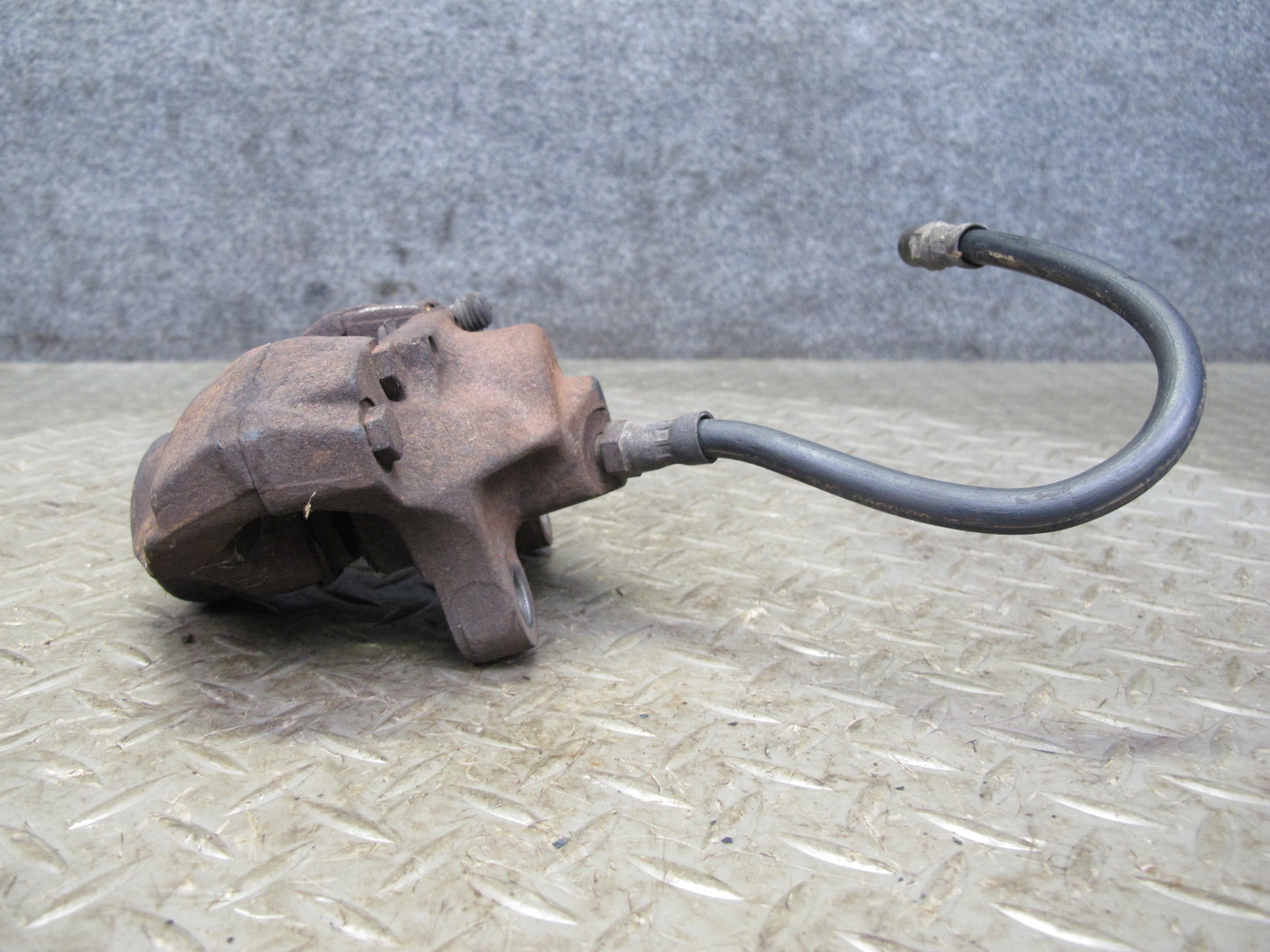 75-85 Mercedes W123 300D Set of 2 Rear Left & Right Brake Caliper w Hose OEM