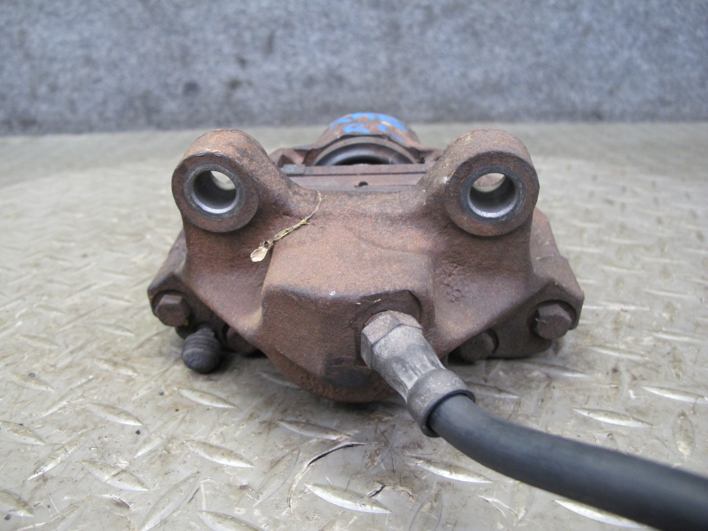 75-85 Mercedes W123 300D Set of 2 Rear Left & Right Brake Caliper w Hose OEM